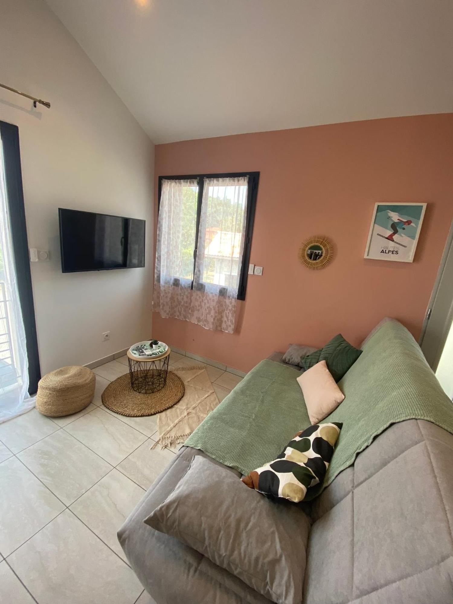 Appartement 2 A 4 Personnes, Une Pause Au Vert Chateauvieux  Exterior foto